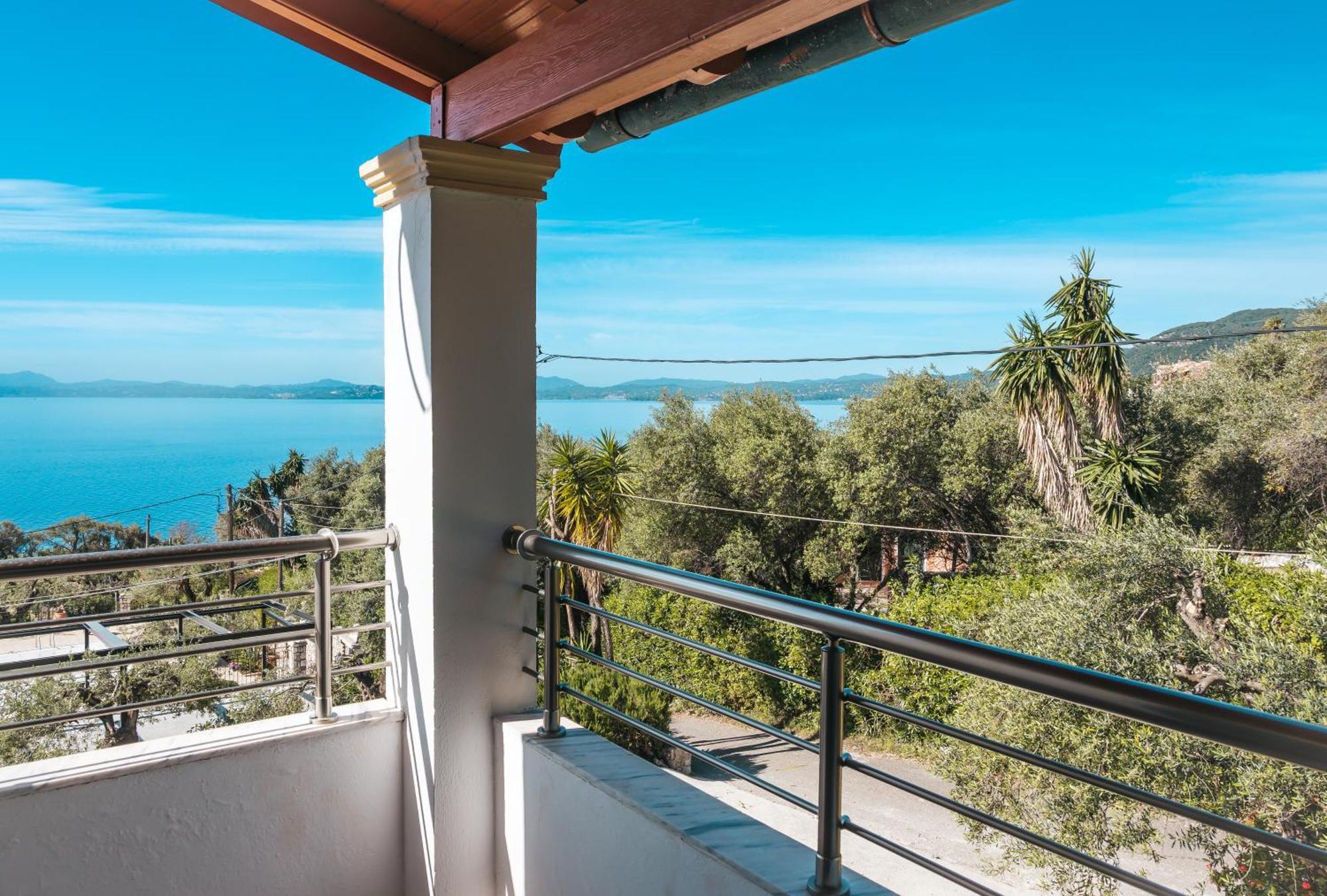 Crystal Blue Hotel, Barbati Exterior foto