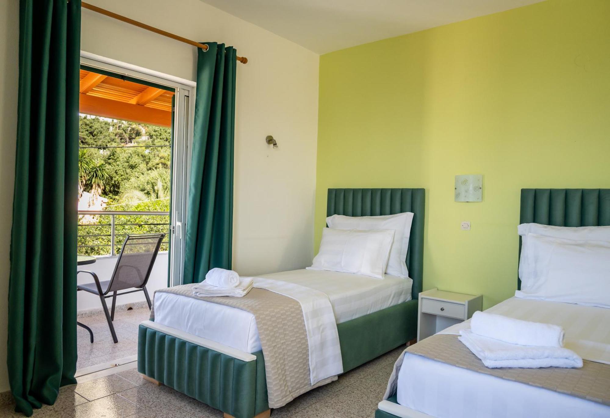 Crystal Blue Hotel, Barbati Exterior foto