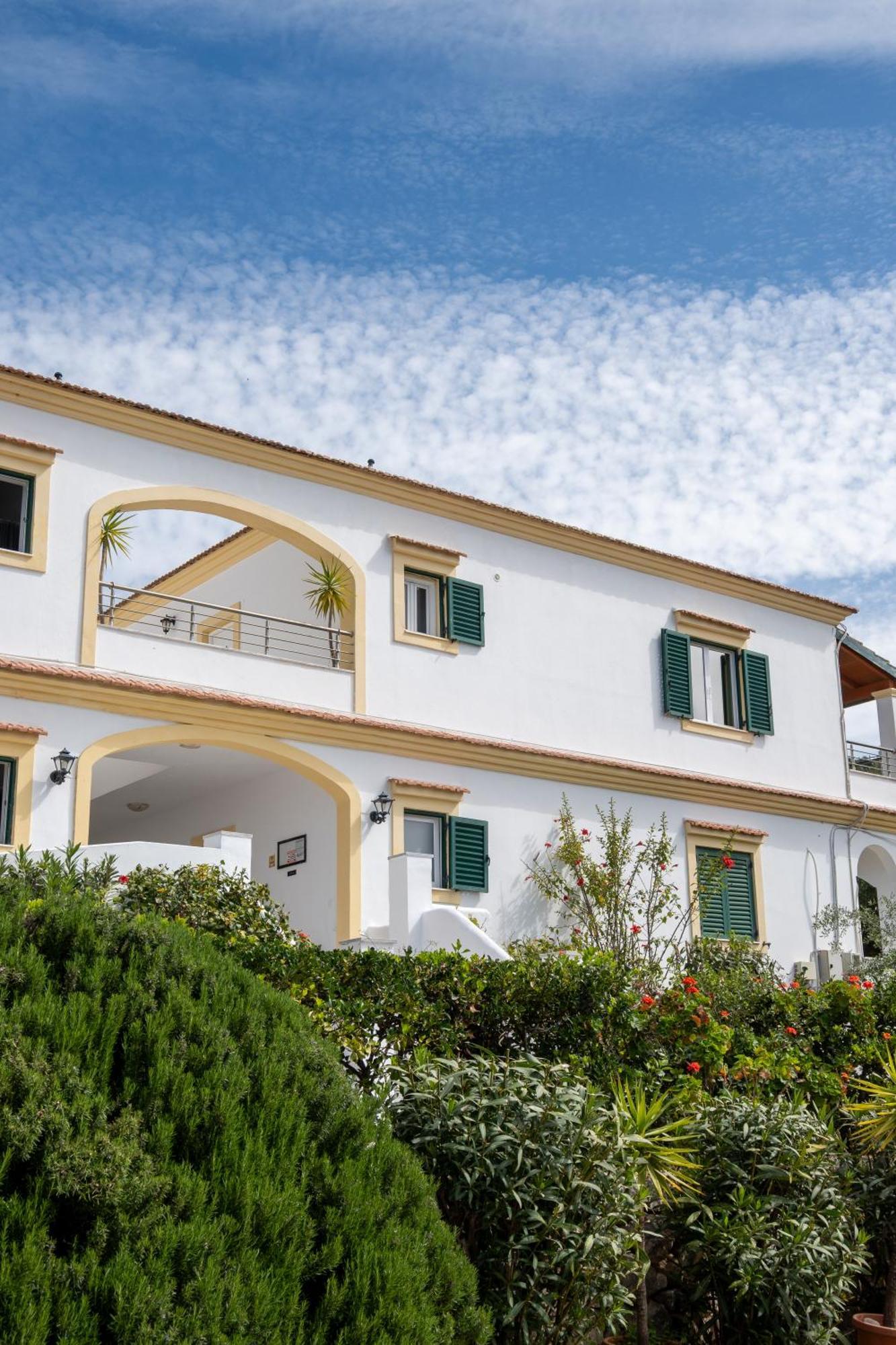Crystal Blue Hotel, Barbati Exterior foto