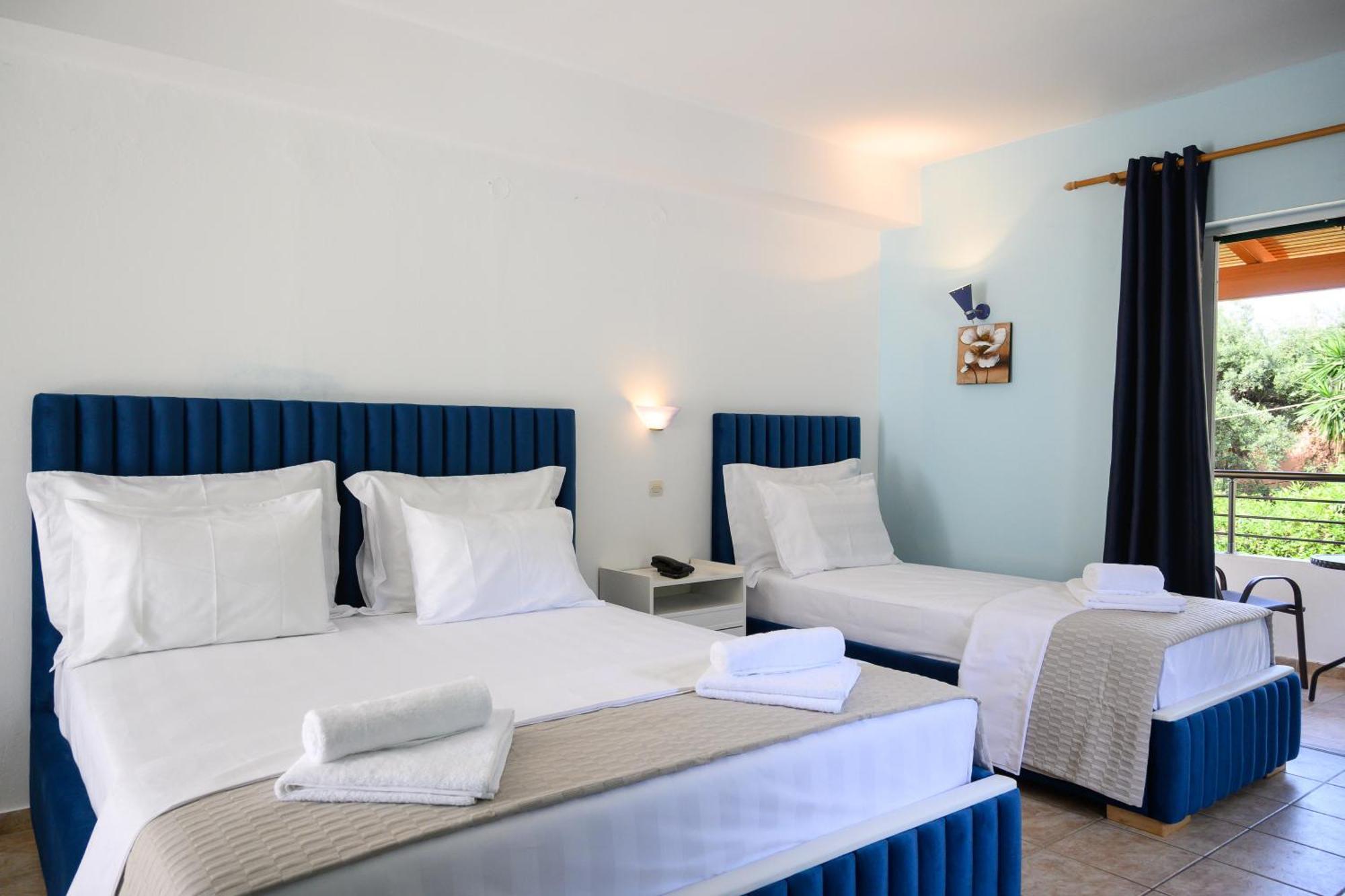 Crystal Blue Hotel, Barbati Exterior foto