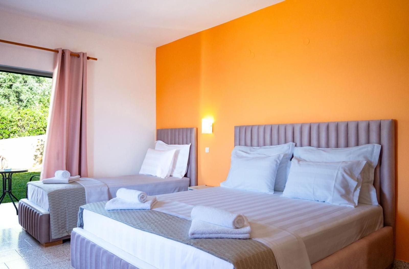Crystal Blue Hotel, Barbati Exterior foto
